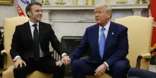 &laquo;Sua moglie lo maltratta, deve ancora riprendersi dal pugno&raquo;, Trump deride Macron (imitandolo con il suo accento)