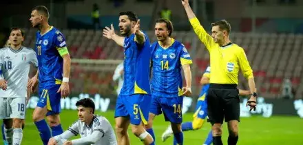 &laquo;Bastoni era in stampelle tre giorni prima della Nazionale&raquo;, la rivelazione di Chivu sul difensore azzurro