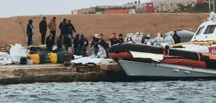 Naufraghi sbarcati a Lampedusa, i 32 sopravvissuti: &laquo;Ci sono almeno 80 dispersi&raquo;
