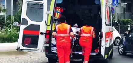 Schianto in autostrada, muore bimbo di 8 anni: viaggiava in moto con il padre