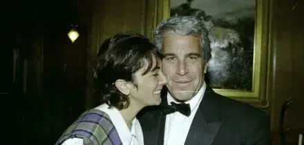 Epstein, il testamento segreto e i 100 milioni alla fidanzata Karyna Shuliak: a chi va l'eredit&agrave; del finanziere?