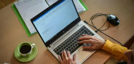 Smart working, da domani nuove regole: previste multe fino a 7.500 euro. Cosa cambia per i datori di lavoro