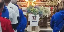 Sofia morta a 15 anni per un?allergia. Il sospetto: soccorsa tardi. Al funerale si gioca a basket