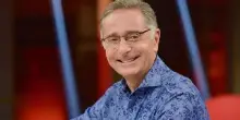Paolo Bonolis: &laquo;Ho ricevuto dichiarazioni d?amore in diretta. Una volta, per una domanda sbagliata, ci chiamarono dal Senato&raquo;