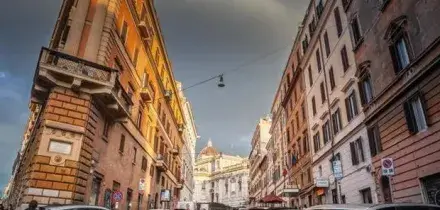 Svaligiano un appartamento a Pasquetta (e portano via anche le telecamere di sorveglianza): ladri rubano Rolex e oro per 700mila euro