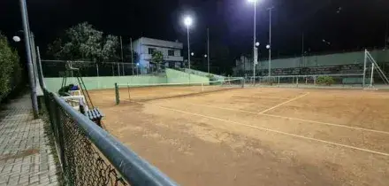 Morto a 15 anni mentre gioca a tennis, l'arresto cardiaco e gli inutili soccorsi: chi era la vittima