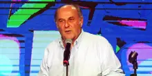 Gerry Scotti, le scuse in diretta dopo la gaffe sugli insegnanti di sostegno: &laquo;Perdonatemi, sono stato ignorante, i vostri figli meritano di pi&ugrave;&raquo;