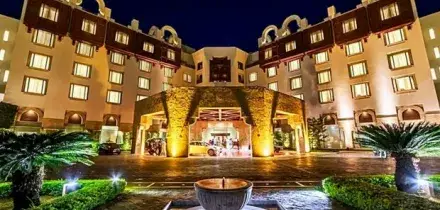 Guerra Usa-Iran, come saranno i colloqui? L'hotel a 5 stelle, le delegazioni in stanze separate e il Pakistan che trasmette i messaggi