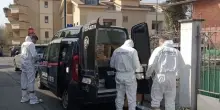 Cadavere della mamma nascosto in casa per tre anni, l'ex poliziotta: &laquo;L'ho trovata morta, non sapevo che fare&raquo;. L'ombra della truffa all'Inps