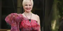 Gf Vip, Antonella Elia &egrave; la prima finalista. Paola Caruso non ci sta e si infuria: &laquo;Non se lo merita, sono schifata&raquo;