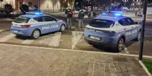 Accoltellato in un parcheggio a Pavia, muore 25enne: gli amici lo avevano portato a casa pensando non fosse grave