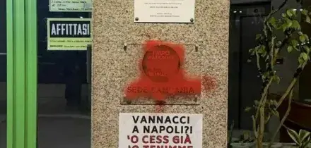 ?Vandalizzata a Napoli la targa della sede di Futuro Nazionale che si inaugura oggi