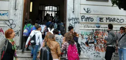 Licei, rivoluzione nei programmi: addio Geostoria, arriva l?IA e cambia la matematica