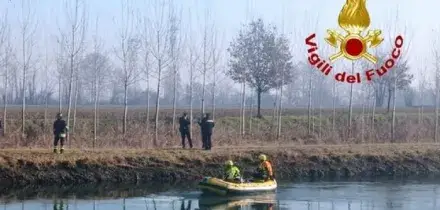 Si tuffa per salvare il suo cane scivolato nel canale, ma muore annegato: il dramma di Sergio Pizzamiglio