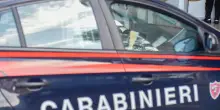 Roma, si presenta in casa della ex armato di machete ma trova il padre e il fratello e finisce in ospedale