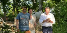 Famiglia nel bosco, Salvini incontra Catherine e Nathan: &laquo;La casa &egrave; pronta, cosa si deve aspettare? So che i bimbi ora stanno peggio&raquo;