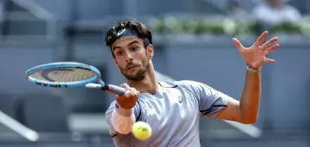 Musetti esce a Madrid contro Lehecka (3-6, 3-6) e perde altri punti nel ranking