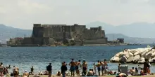 Napoli, la spiaggia di tutti la spiaggia di nessuno