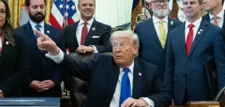 Trump: &laquo;Valuto il ritiro delle truppe Usa da Italia e Spagna. In Iran non ci hanno aiutato. La Nato? In Ucraina ha fatto un disastro&raquo;. E attacca Merz