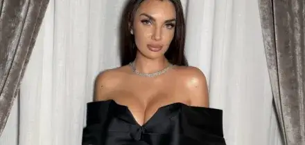 Elettra Lamborghini preoccupata: &laquo;Sono sorda da un orecchio da due settimane&raquo;. Cosa succede alla cantante