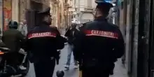 Napoli, due ragazze ferite durante una sparatoria ai Quartieri Spagnoli mentre passeggiavano: non sono in pericolo di vita