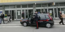 Scappa dal discount con 1.500 di merce nel carrello: 24enne inseguita e bloccata da un carabiniere fuori servizio