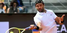 Berrettini eliminato dagli Internazionali di Roma: &laquo;Non sono riuscito a godermi l'atmosfera, ma non voglio colpevolizzarmi. &Egrave; un brutto giorno&raquo;