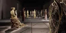 Alla Biennale di Venezia apre tra polemiche e dj set il padiglione russo. L?Ue: &laquo;Non sia una vetrina per Mosca&raquo;. Svelata la mostra di Koyo Kouoh: 111 artisti tra Giardini e Arsenale