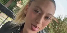 Maddalena muore in un incidente a 29 anni, era al primo giorno di lavoro: raccolta fondi per aiutare i suoi due figli piccoli