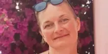 Cristina Basso trovata morta sul divano a 46 anni, il marito: &laquo;Mi ha chiesto di andare a prendere i figli a scuola perch&eacute; era stanca&raquo;