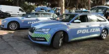 Dodici minorenni in un night club con quattro prostitute, arrestato il titolare: confiscati contanti e stupefacenti