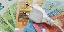 Carovita, stangata in arrivo sulle famiglie: &laquo;Fino a 1.300 euro in pi&ugrave; tra bollette, carburanti e spesa&raquo;