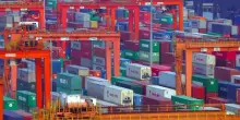 La resilienza della Cina, spinge sull?export e taglia di un terzo gli acquisti di petrolio