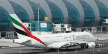 Emirates, bonus monstre ai dipendenti: 20 settimane di stipendio (e carburante ok fino al 2028)