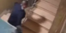Giugliano, donna picchiata dall?ex marito, si introduce in casa con l?inganno nonostante divieto di avvicinamento