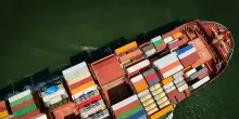Hormuz piega Trump a sei mesi dal Midterm: carburanti, mutui, aerei
