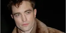 Robert Pattinson compie 40 anni. Harry Potter, Twilight, il tradimento di Kristen Stewart, il matrimonio segreto e gli eccessi sul set: &laquo;Mi sono spinto troppo oltre&raquo;