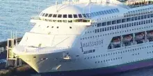 Focolaio di gastroenterite su una nave da crociera, morto un passeggero: 1.700 persone in quarantena a Bordeaux per norovirus