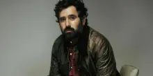 Tommaso Paradiso e il microfono buttato a terra: &laquo;Ho cantato per oltre un?ora senza sentire nulla, ero frustrato&raquo;