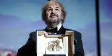 Cannes, Peter Jackson riceve la Palma d'oro alla carriera: Elijah Wood consegna il premio al regista dei record