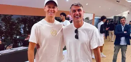 Sinner incontra Paolo Maldini agli Internazionali di Roma. Jannik: &laquo;Mia mamma resta solo se il match &egrave; tranquillo&raquo;.