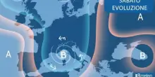 Meteo, le previsioni del weekend: sabato nero per il maltempo con piogge intense, vento forte e neve. Domenica migliora ma attenzione al freddo