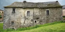 Coppia acquista borgo abbandonato per 80mila euro, ma i soldi per i lavori finiscono dopo tre stanze. &laquo;Era il nostro progetto per la pensione&raquo;