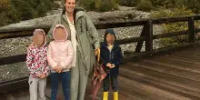 Famiglia nel bosco, i tre bambini ai genitori: &laquo;Quando torniamo a casa?&raquo;