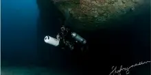 Maldive, la trappola della grotta maledetta. Il sommozzatore italiano: &laquo;Stretta e buia, solo cinque minuti per uscire&raquo;