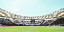 Roma-Lazio, l'Olimpico &egrave; uno spettacolo: la scenografia che carica i giallorossi