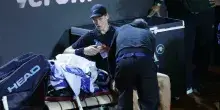 Sinner e il succo di cetriolini come rimedio per i crampi: ecco come ha risolto il problema contro Medvedev durante il medical timeout