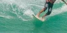 Tragedia alle Maldive: turista spagnolo perde la vita durante un'uscita di surf a Gaafu Dhaalu