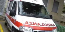 Bambino di 7 anni schiacciato dall'auto della mamma: &egrave; scivolato salendo ed &egrave; finito sotto le ruote, lei &egrave; partita. &Egrave; gravissimo