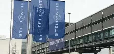 Stellantis produrr&agrave; a Pomigliano la e-car, la prima auto nel 2028. Sar&agrave; un'elettrica compatta ed economicamente accessibile